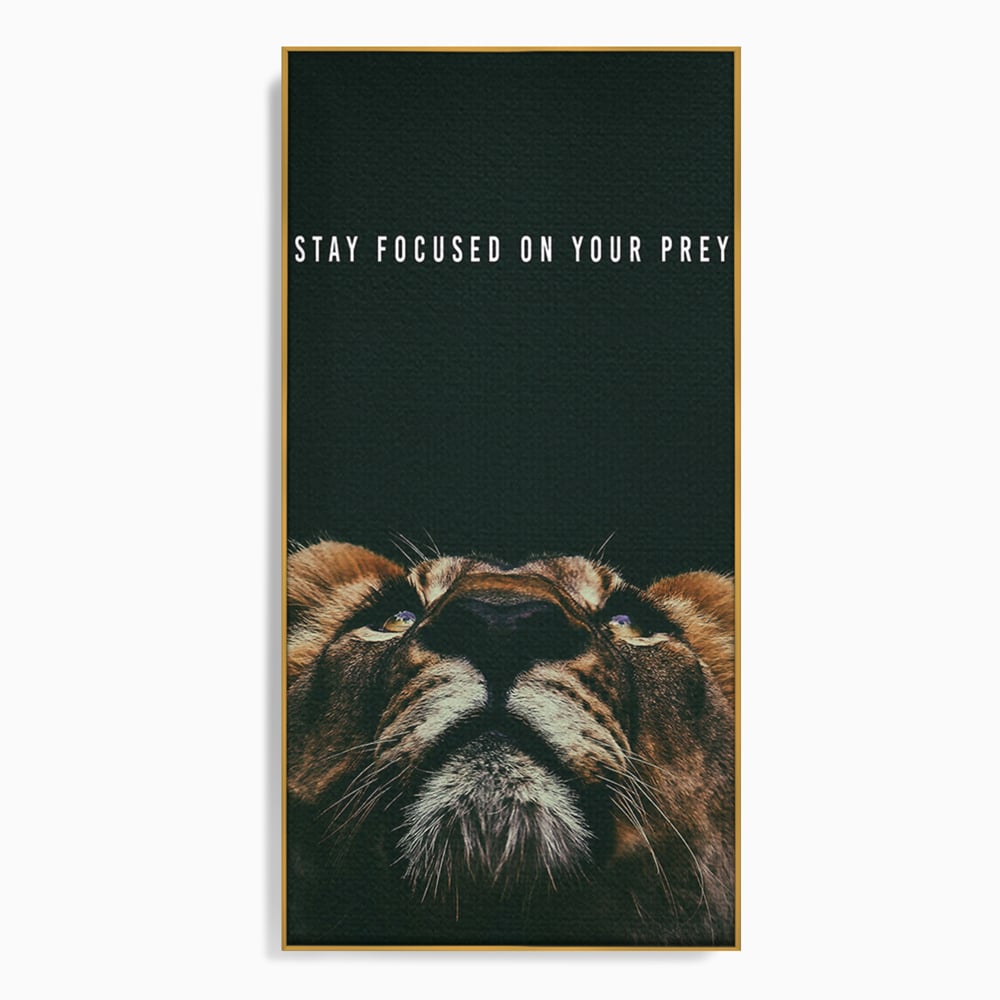 Tablou canvas cu tablou canvas cu leu si mesaj motivational, in rama de aluminiu auriu